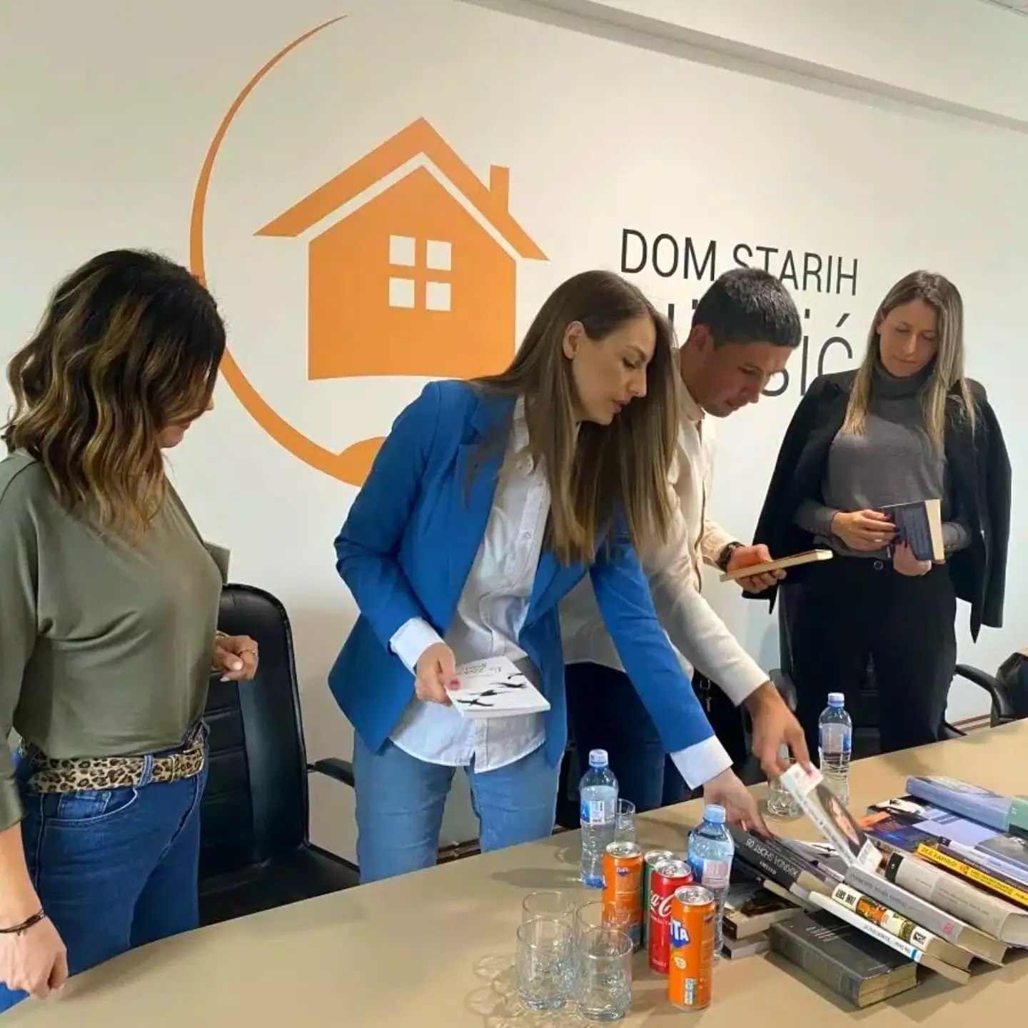 Stranice koje spajaju: Mensine donacije knjiga širom Crne Gore