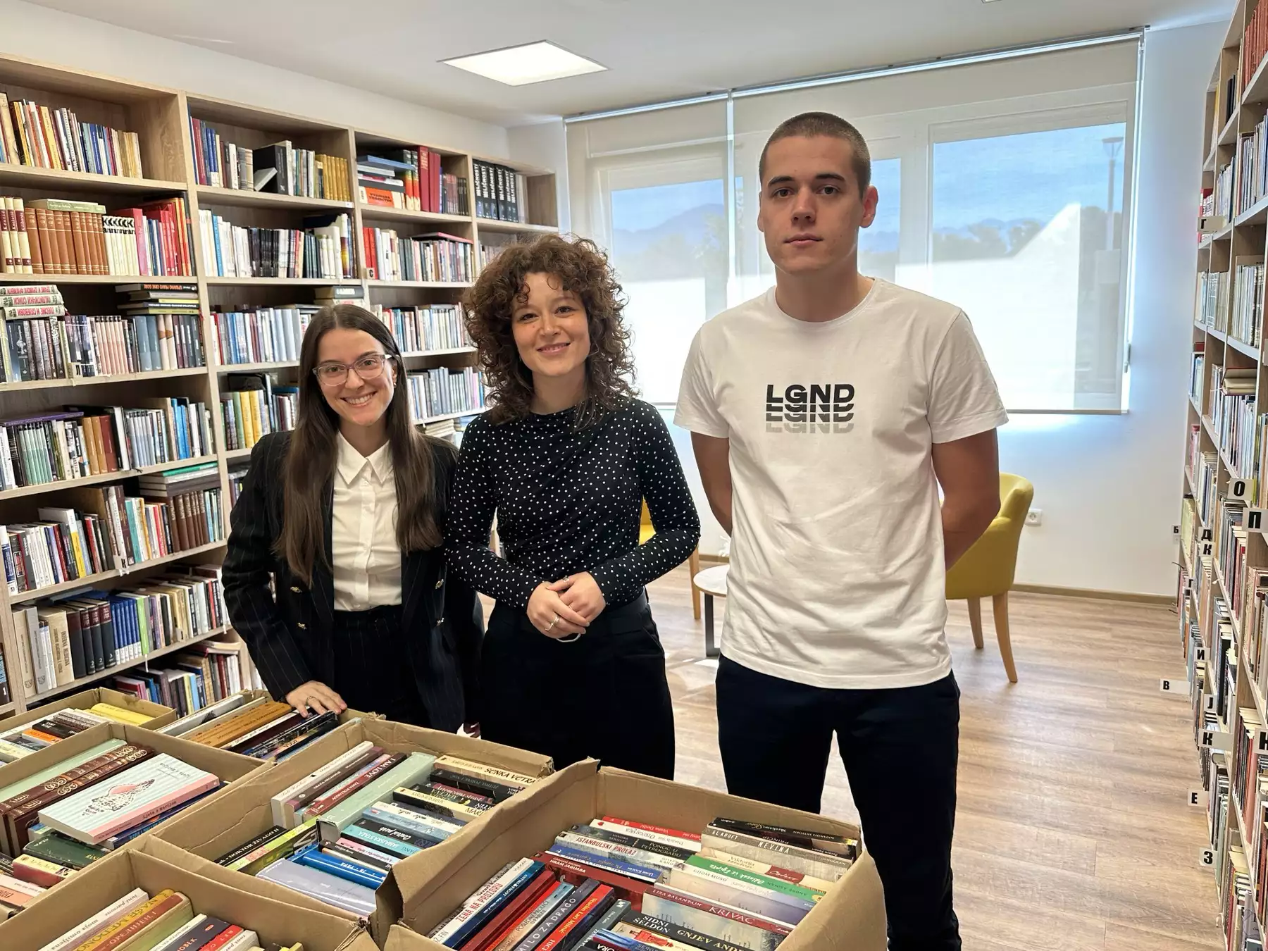 Donacija Mense Crne Gore: 218 knjiga za topliji Dom starih u Podgorici