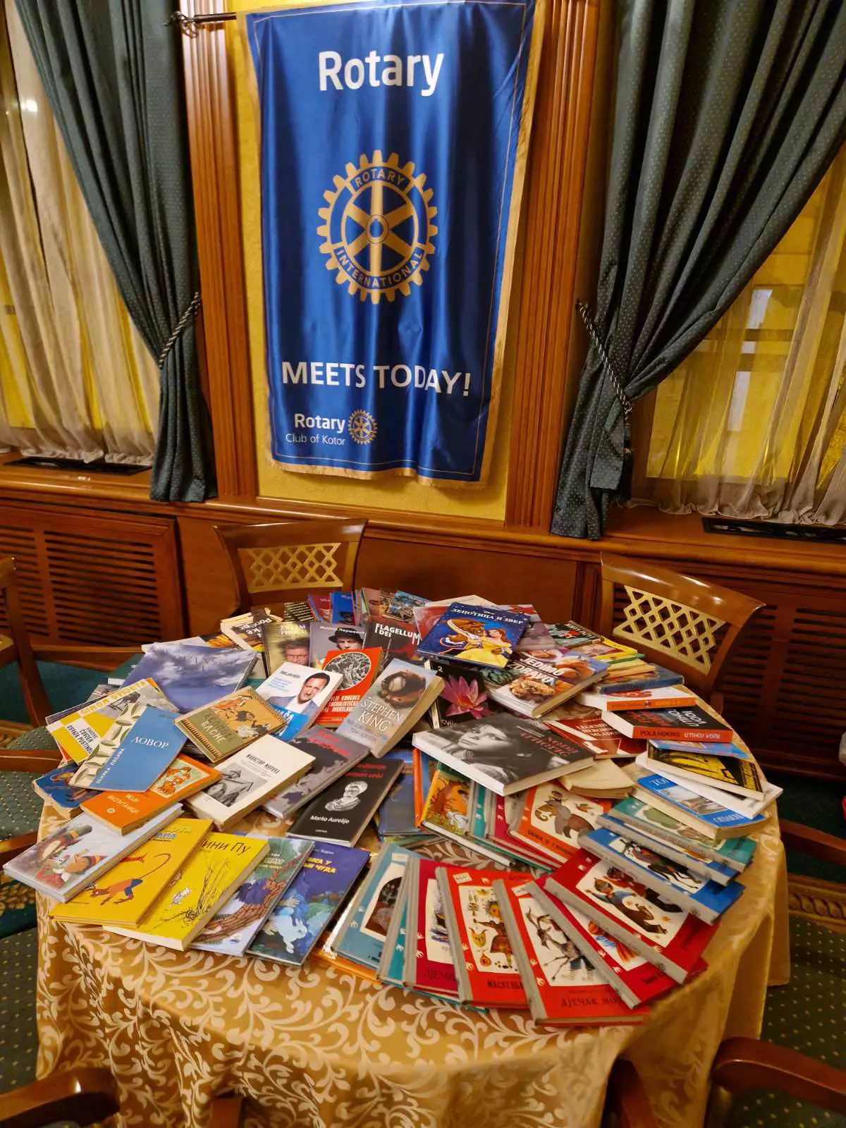 Sjajan odziv Kotorana: Knjige kao poklon zajednici