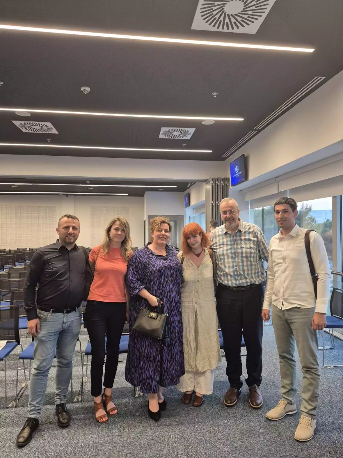 Mala vaza skriva lava